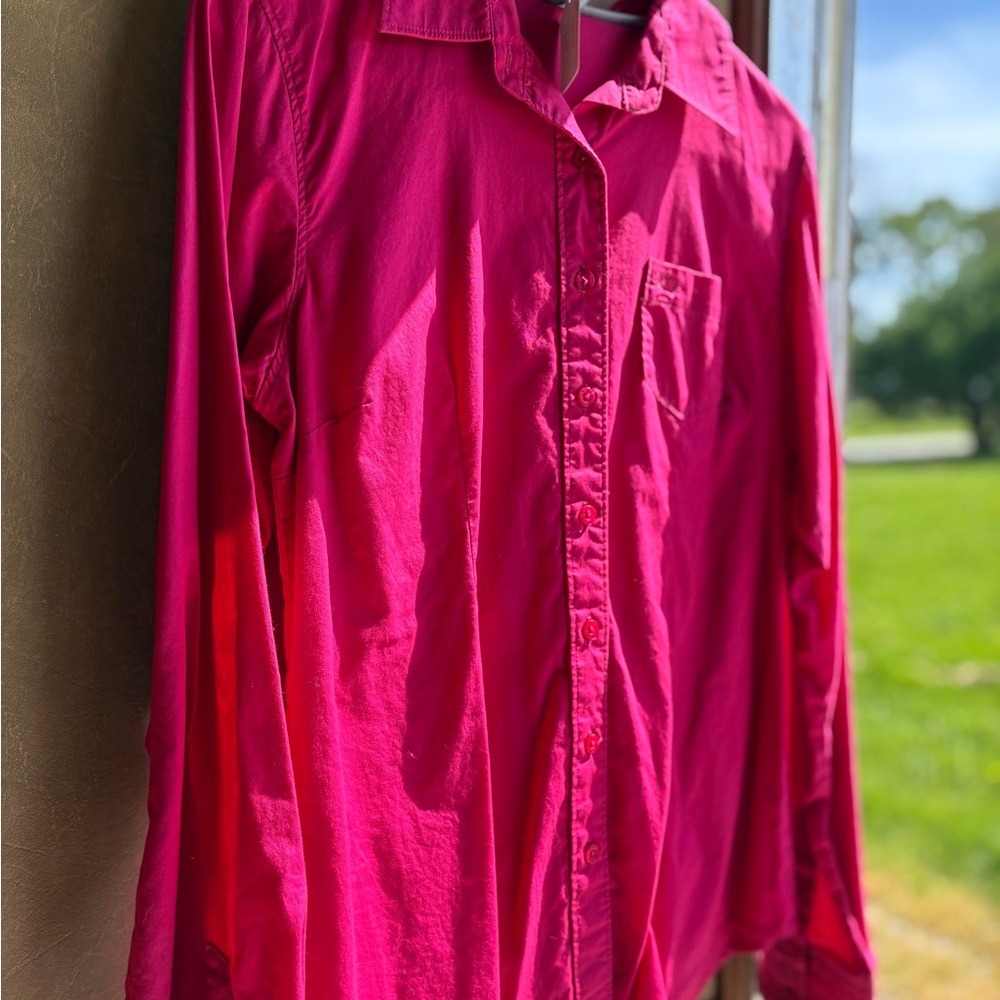 Cinch Women's Button-Down Shirt in Hot Pink